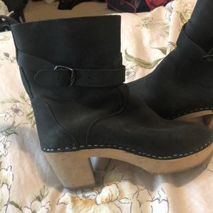 Wooden sole clog style platform boots